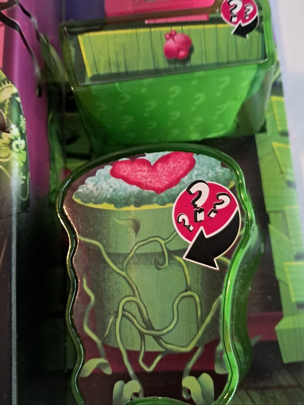 Monster High Venus FlyTrap Self-Scare Secrets, NIB, Pink and Green